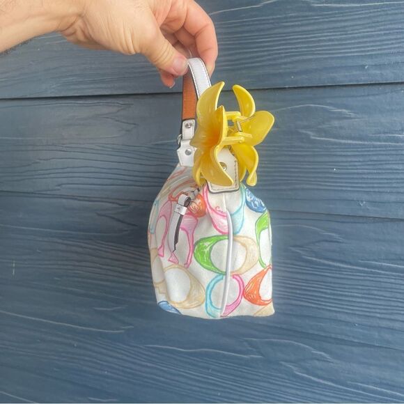 COACH Baguette Y2K Hobo Shoulder Bag Signature Hampton Soho Multicolor Rainbow - Picture 6 of 8